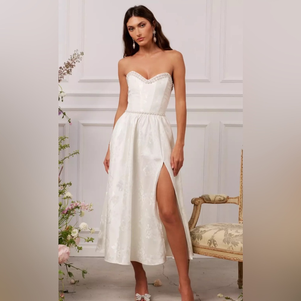 V. Chapman Strapless White Dress - Picture 3 of 15